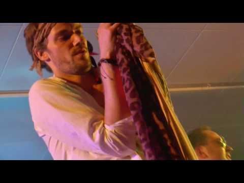 Rebell Duck live on stage. Song : Bad position